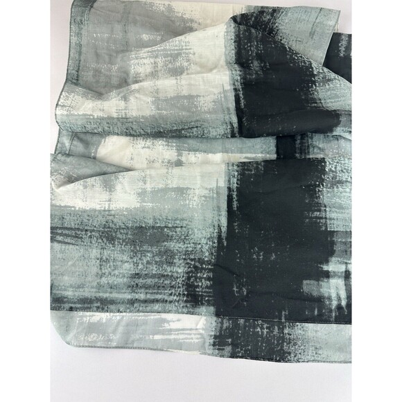 CALVIN KLEIN 100 % POLYESTER SCARF SHAWL 72"X 15" BLACK GRAY WHITE - Picture 9 of 12